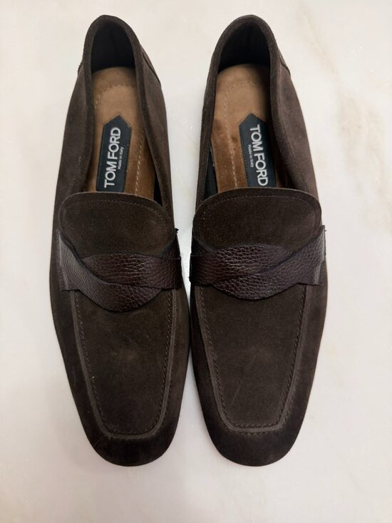 Tom Ford : Worn Once, SUEDE SEAN TWISTED BAND LOAFER 9.5 US main image 9